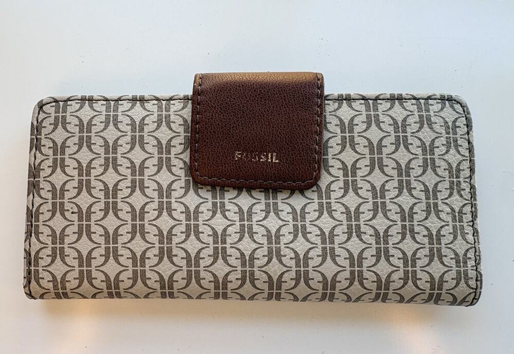 Fossil Madison Zip Clutch Women's Wallet Snap and Zipper Closure Taupe Tan NEW